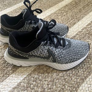 Nike Infinity React NWOT